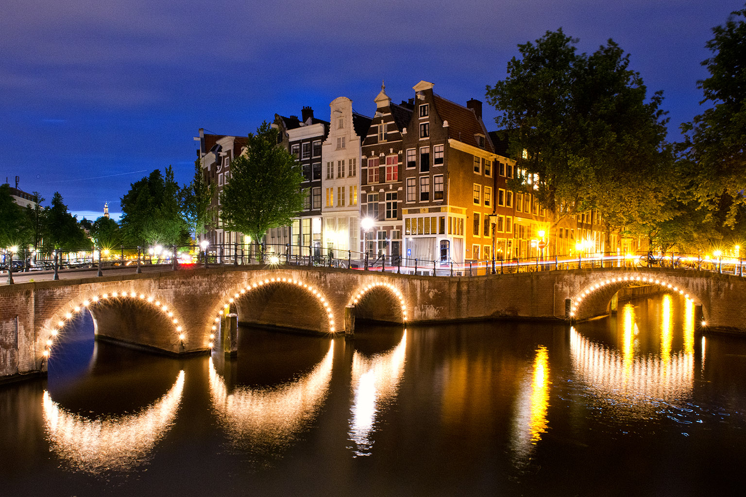 Amsterdam-by-night-09.jpg